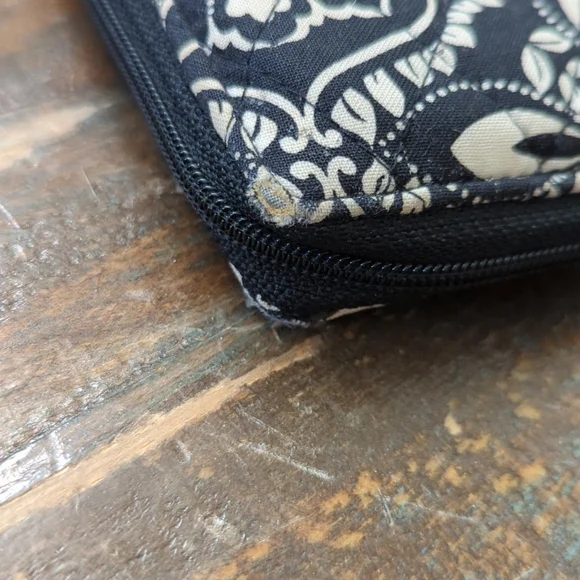 Vera Bradley Wristlet/ Wallet - Picture 3 of 4